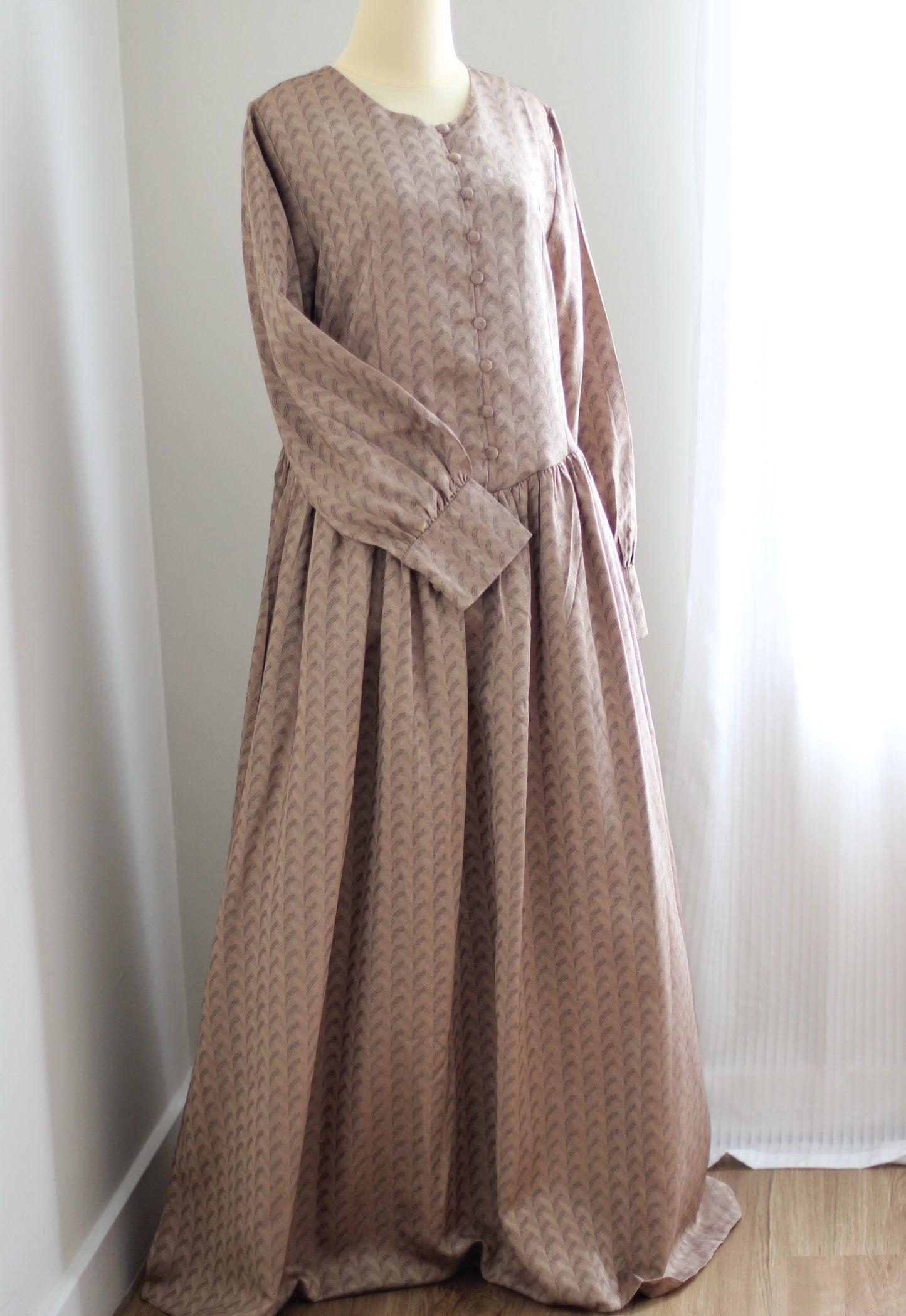 Evolvere : elegant princess cut dress