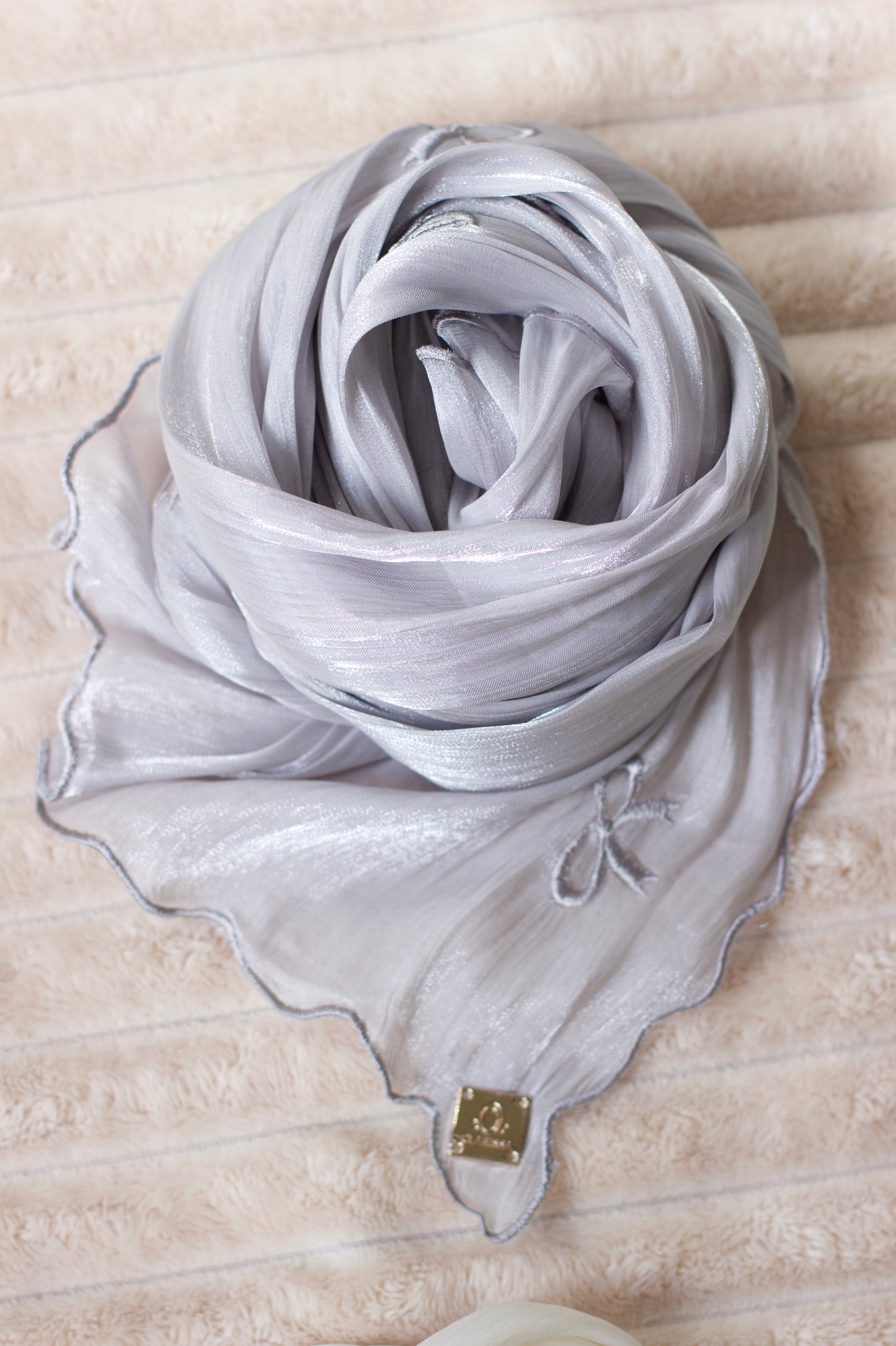 Bow tie shimmer shawl
