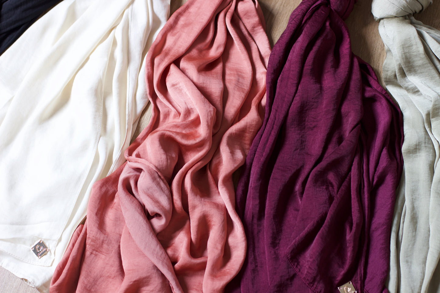 Aisha silky shawl