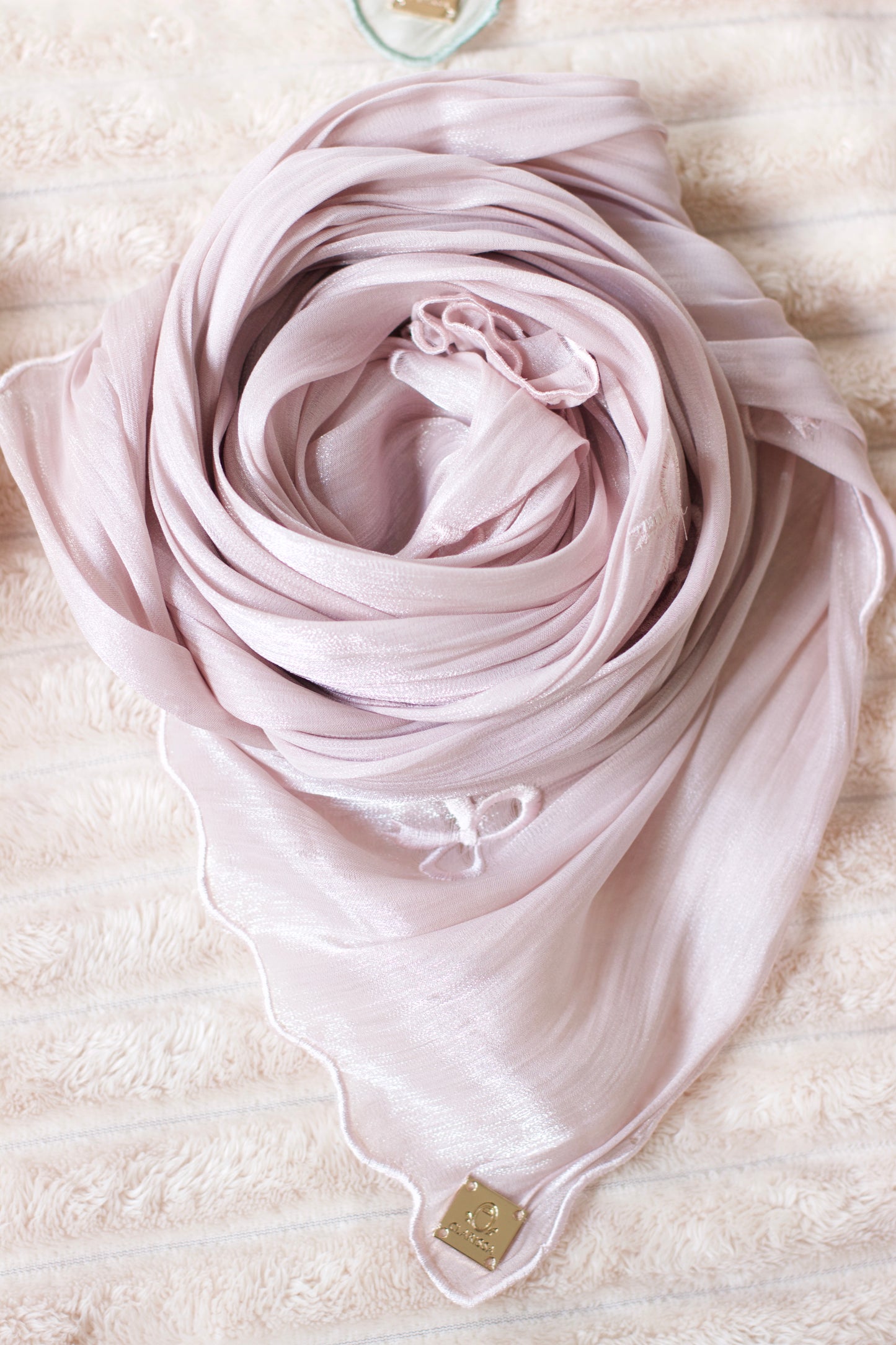 Bow tie shimmer shawl